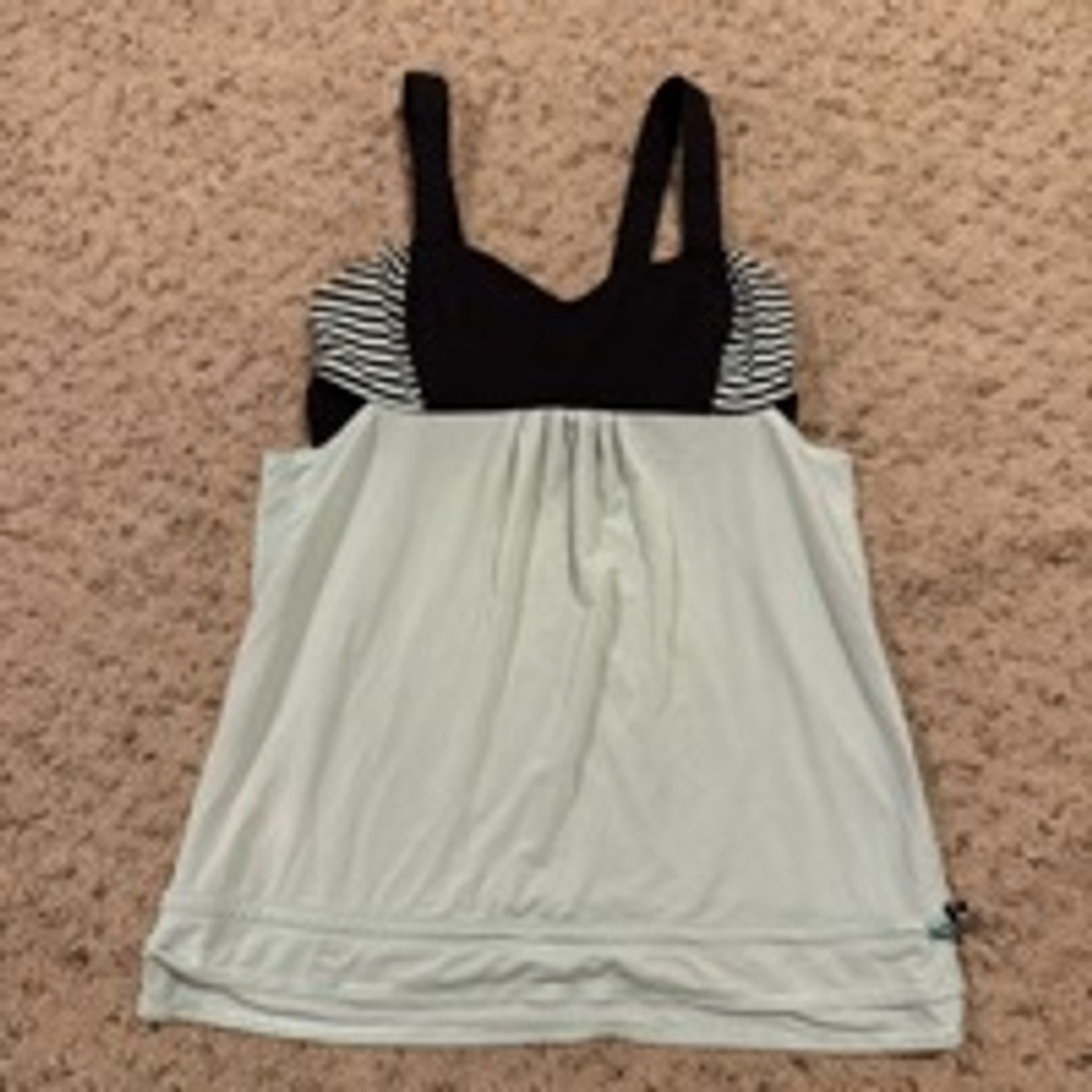 Women's Lululemon Tank Top Sports Bra Size 6 Light Green & Black